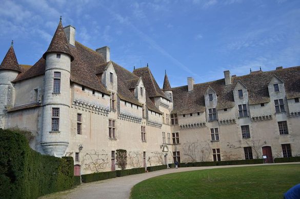 Cour château Renaissance. 