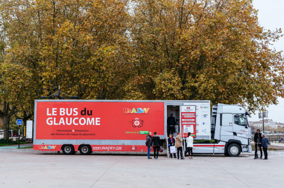 Le Bus du Glaucome de l'UNADEV à Bordeaux en juin 2019